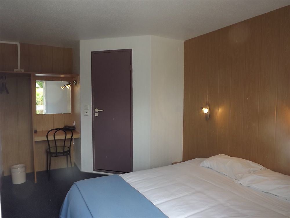 Hotel Fasthotel Pau 2*