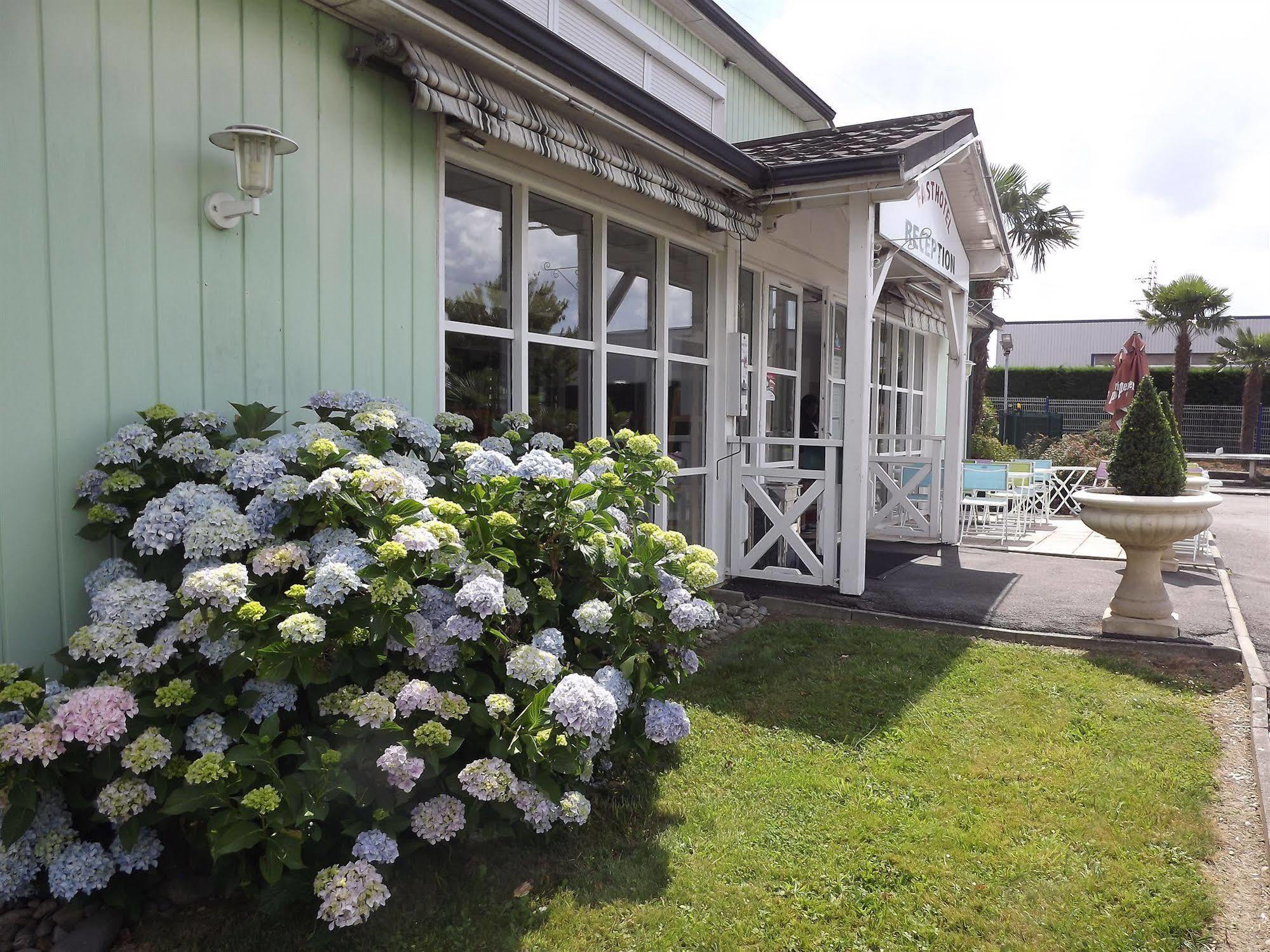 Brit Essentiel Pau Hotel